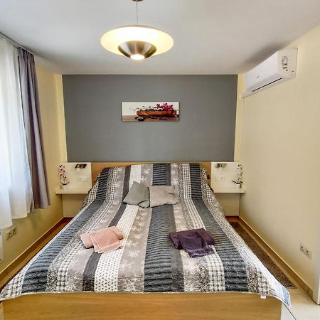 Fuegefa Apartman Apartment Balatonalmádi Екстериор снимка