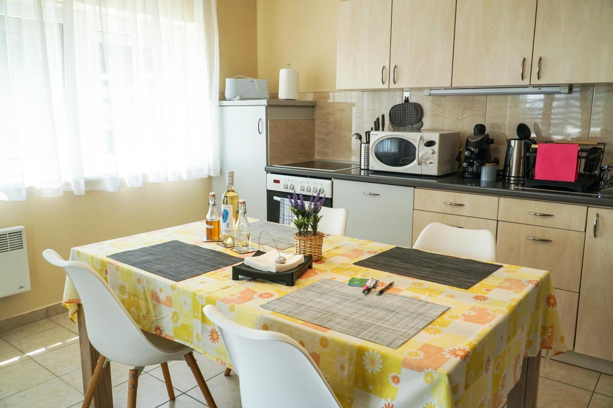 Fuegefa Apartman Balatonalmádi Екстериор снимка