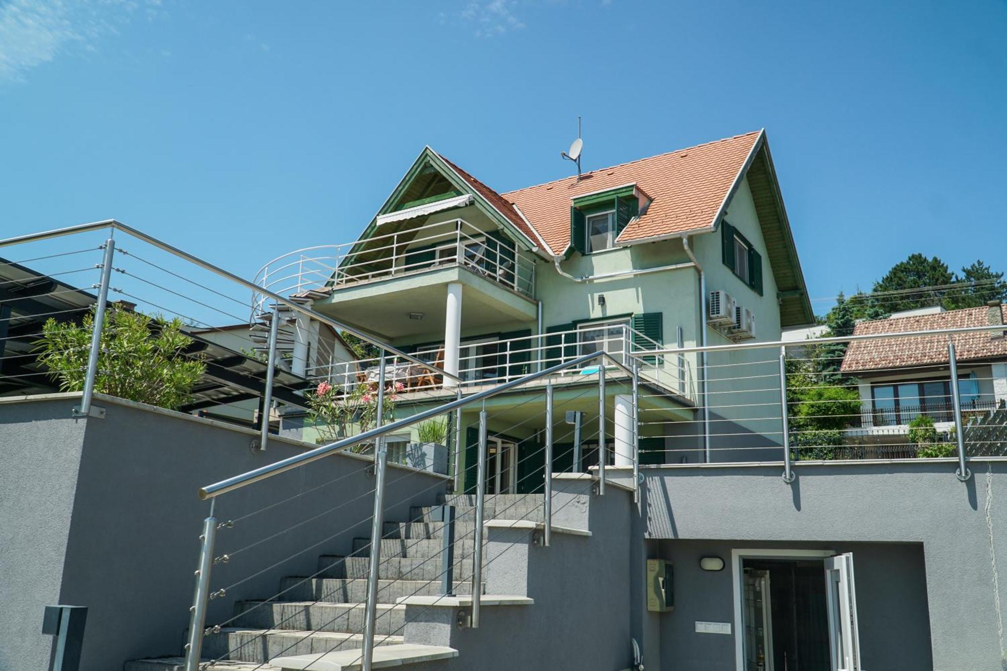 Fuegefa Apartman Balatonalmádi Екстериор снимка