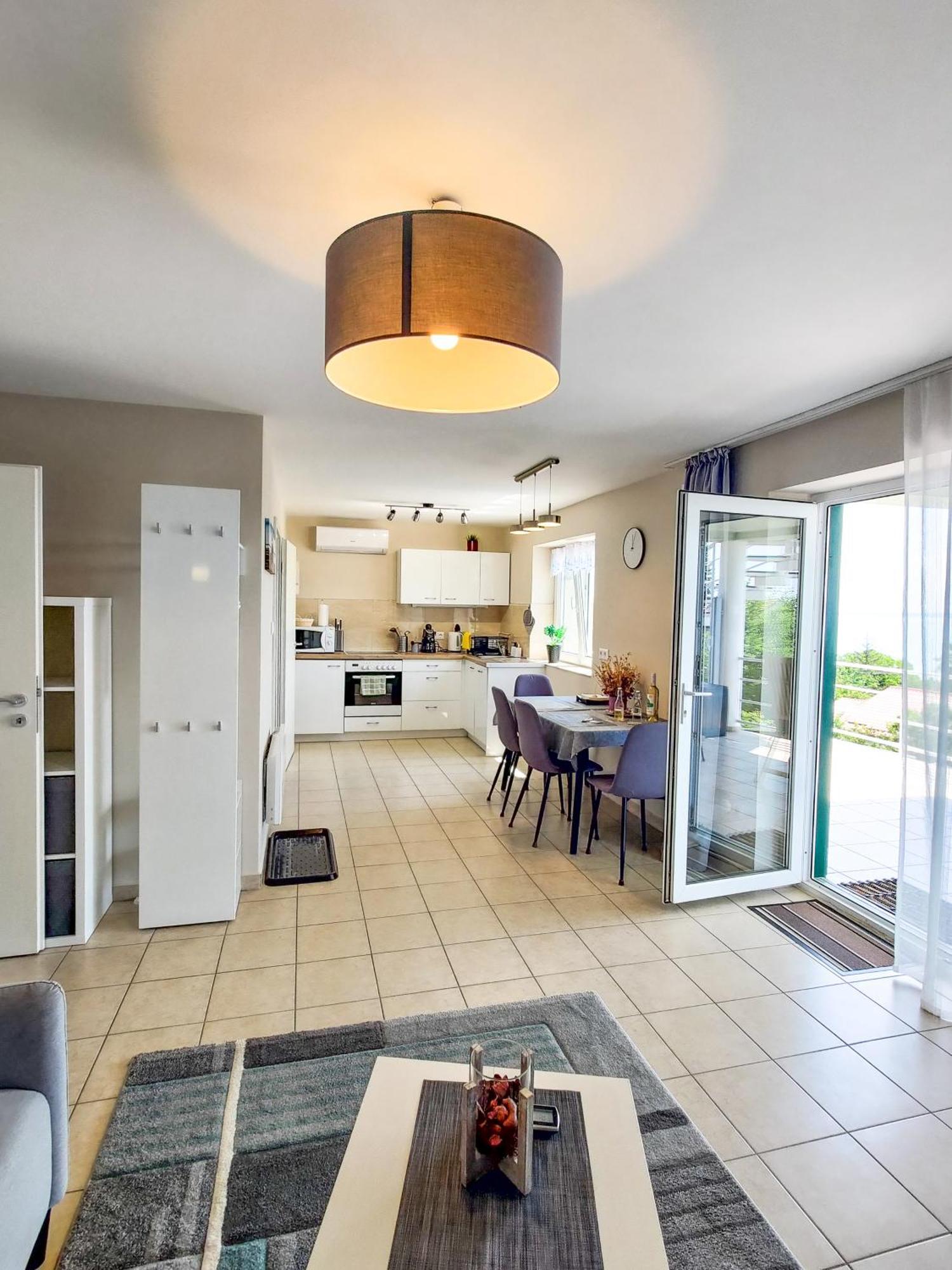 Fuegefa Apartman Balatonalmádi Екстериор снимка